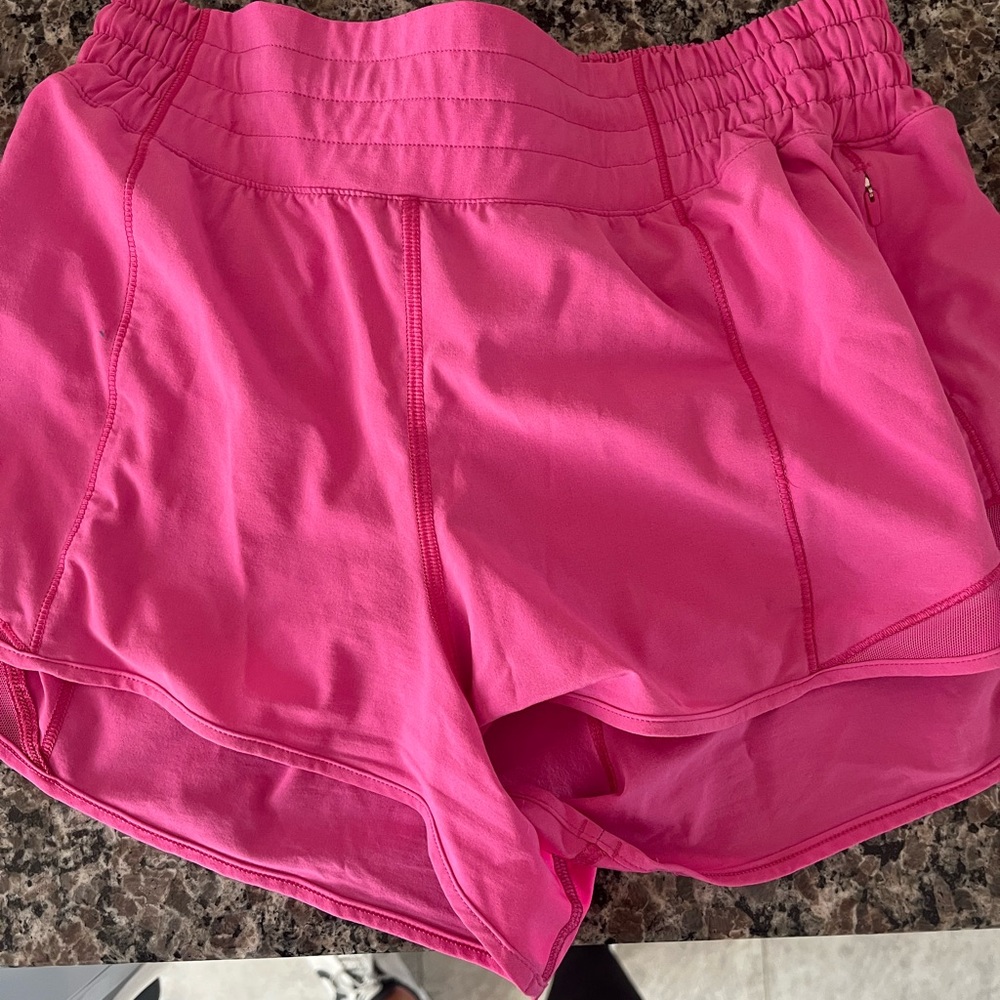 lululemon hotty hot high rise lined 2.5 inseam shorts
